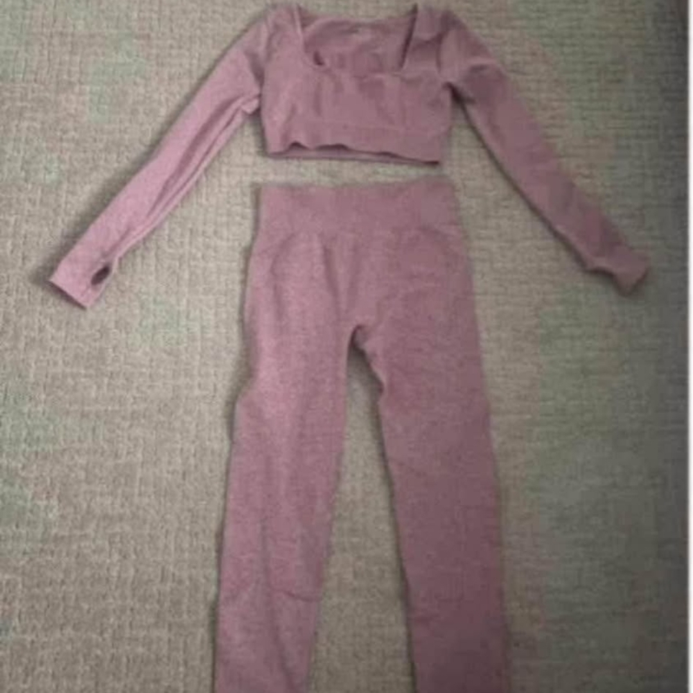 Pink/Light Red Long Sleeve Athletic Crop Top and Leggings Workout Set Like New